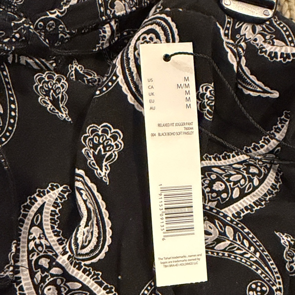 Tahari Black and White Paisley women Joggers - Picture 7 of 7